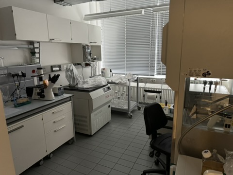 Cell culture lab (e.g. insect cell culture)