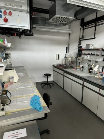 RNA preparative and analytical laboratory